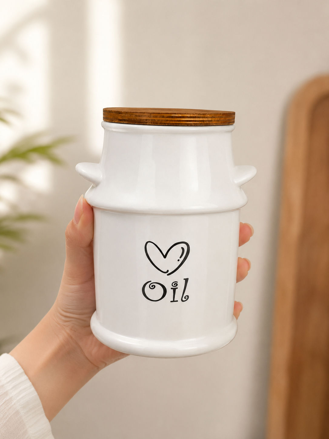 ظرف نگه داری روغن جامد طرح ها تصادفی ارسال میگردند .